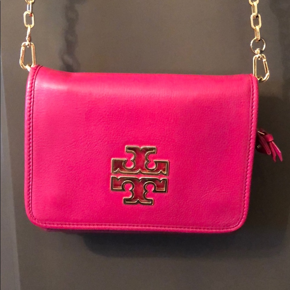 Crossbody - Picture 2 of 8